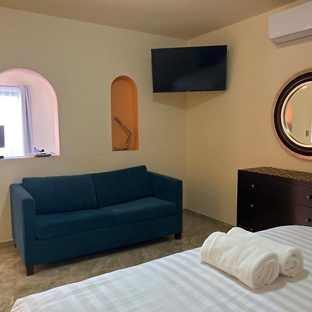 Tres Iguanas Apart Hotel - New, Cozy & Spacious Flats, Short Walk To Beach 洛雷托 外观 照片