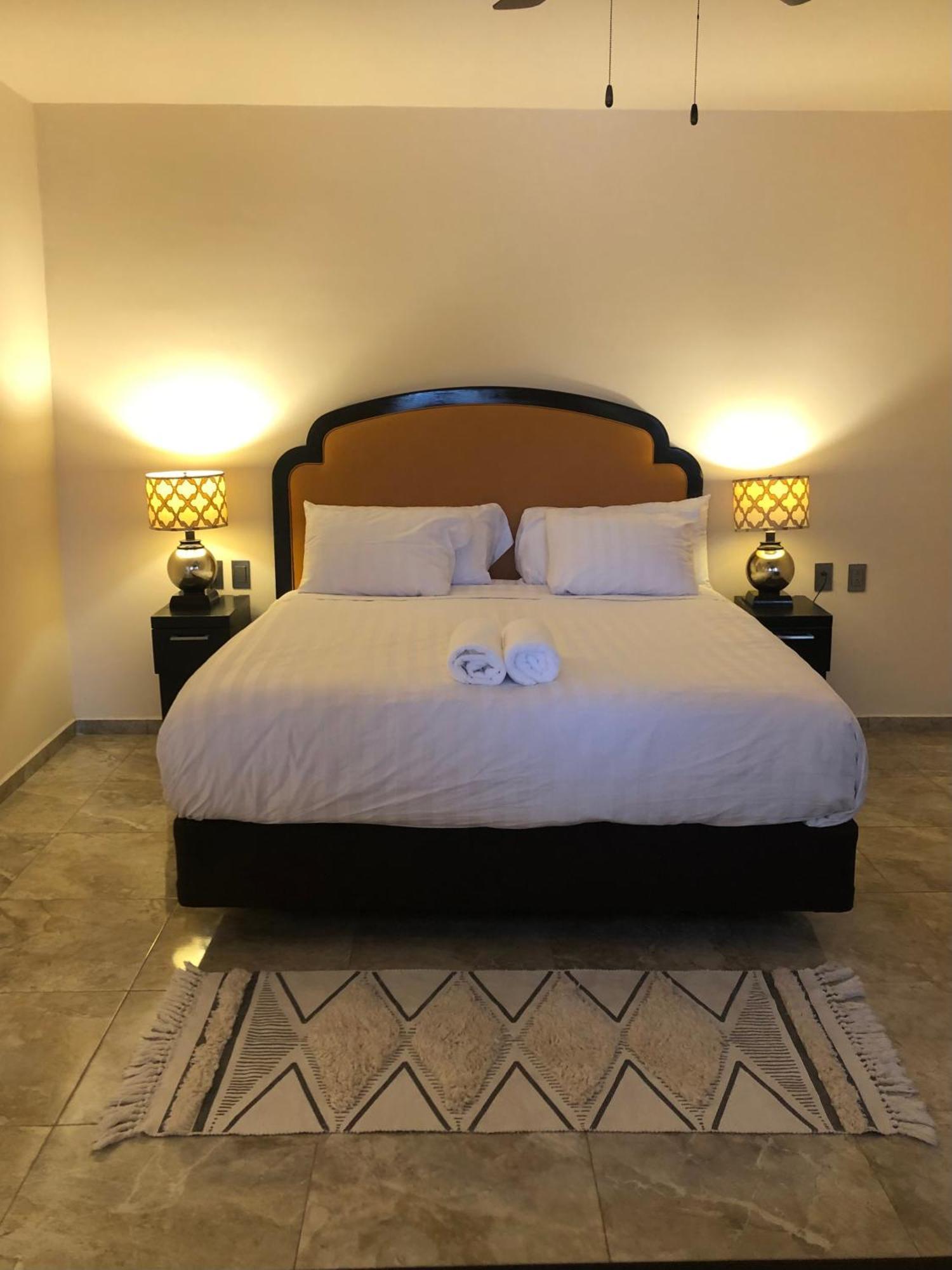 Tres Iguanas Apart Hotel - New, Cozy & Spacious Flats, Short Walk To Beach 洛雷托 外观 照片